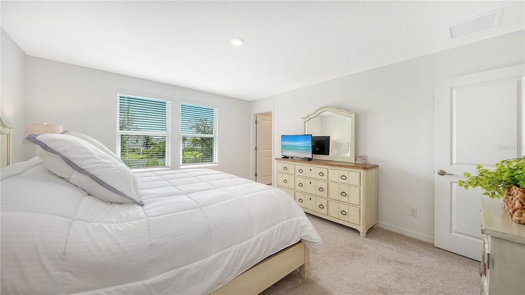 Image 18 of property listing at 3039 NOVARA LANE, Bradenton, FL 34211