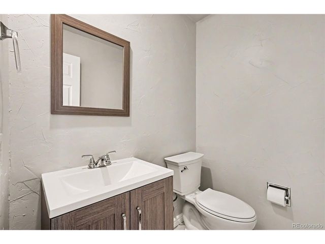 3848 S Inca St, Englewood, CO 80110