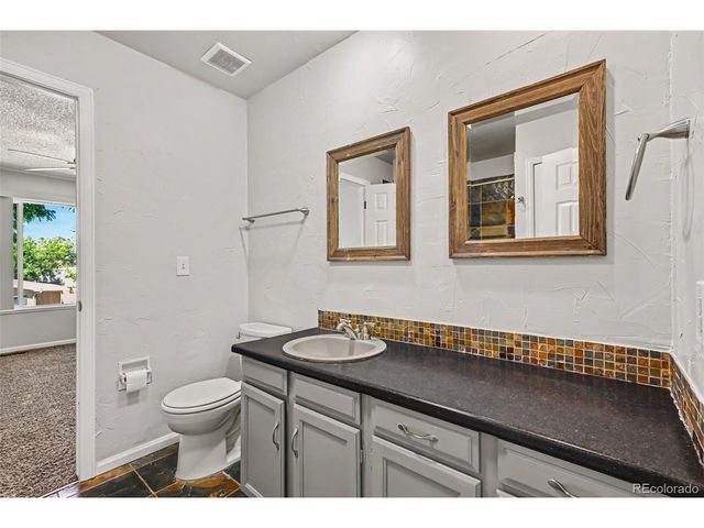 3848 S Inca St, Englewood, CO 80110