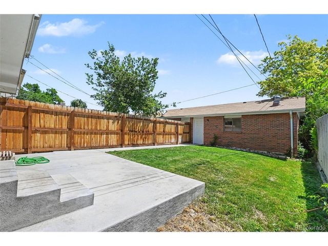3848 S Inca St, Englewood, CO 80110