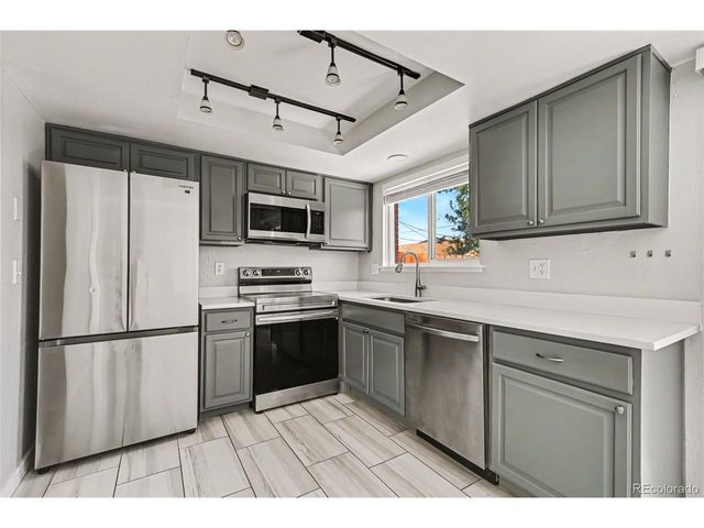 3848 S Inca St, Englewood, CO 80110