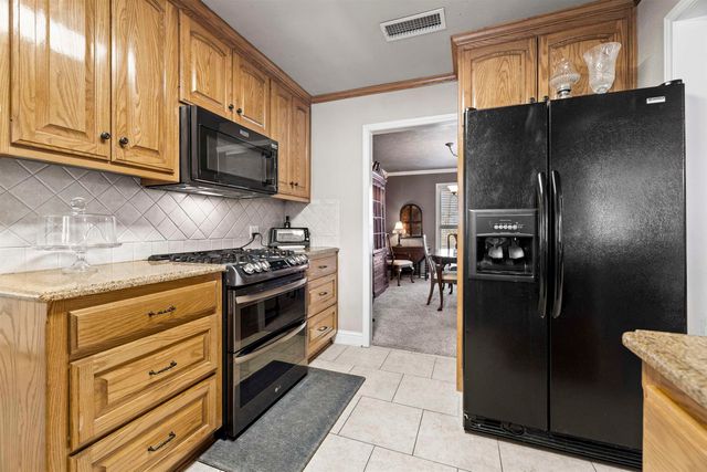 2312 Fleetwood Dr, Longview, TX 75605