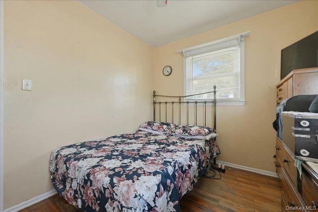 10 Gardner Avenue, Hicksville, NY 11801