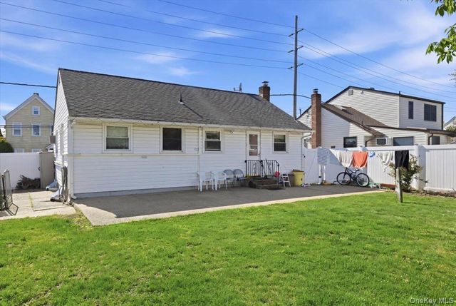 10 Gardner Avenue, Hicksville, NY 11801