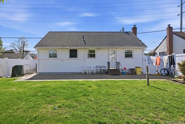 10 Gardner Avenue, Hicksville, NY 11801