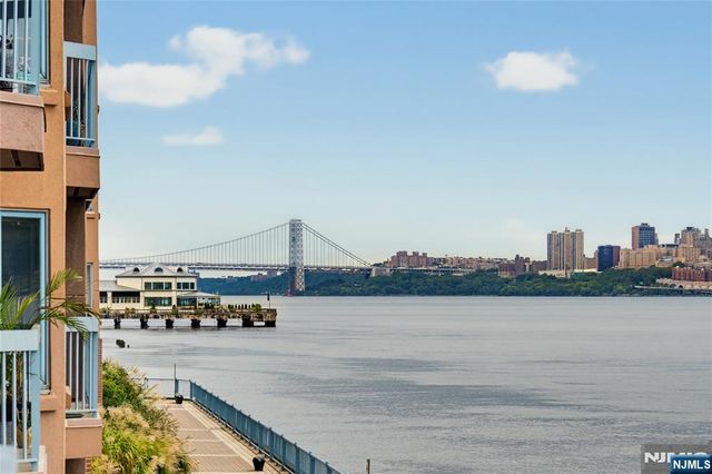 202 Adams Court F202, Edgewater, NJ 07020