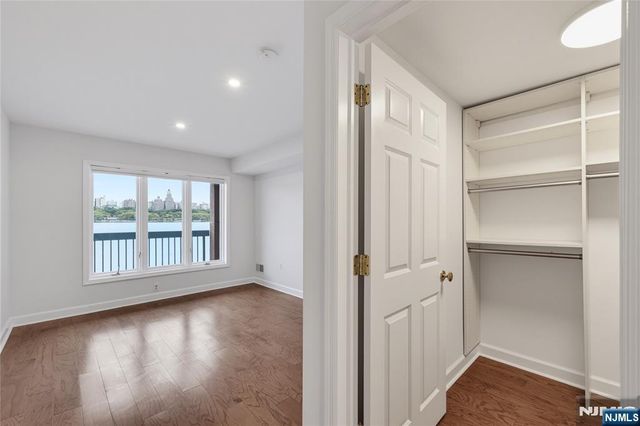 202 Adams Court F202, Edgewater, NJ 07020