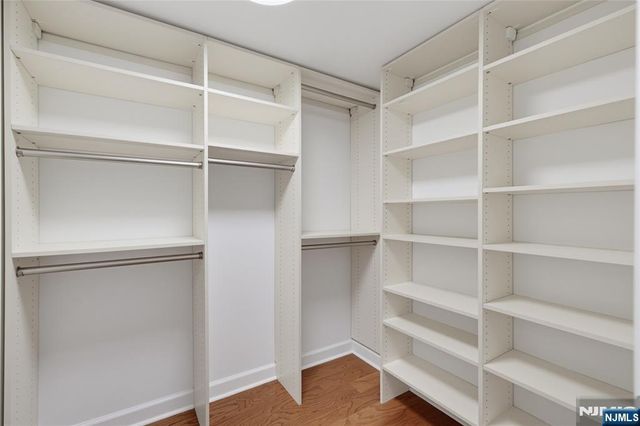 202 Adams Court F202, Edgewater, NJ 07020