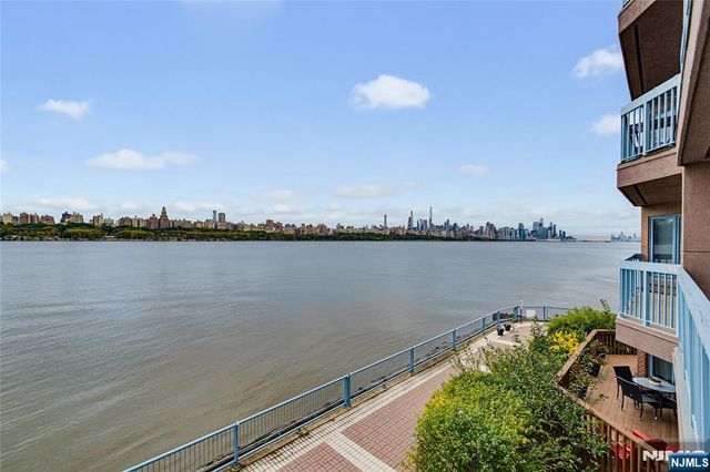 202 Adams Court F202, Edgewater, NJ 07020