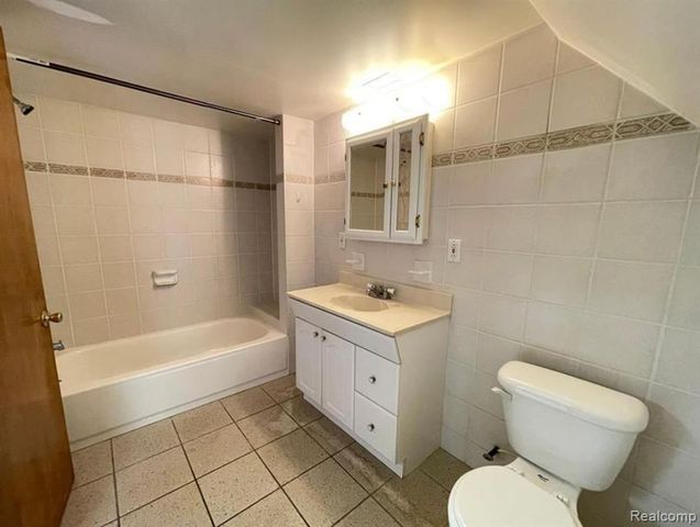 37917 Plymouth Road, Livonia, MI 48150