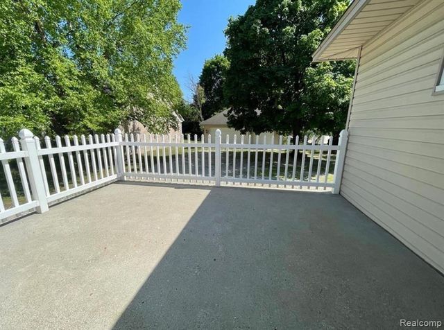 37917 Plymouth Road, Livonia, MI 48150