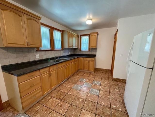 37917 Plymouth Road, Livonia, MI 48150