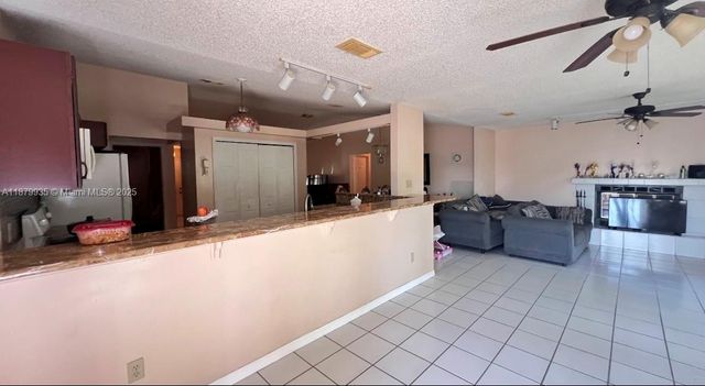 1925 SE Floresta Dr, Port St. Lucie, FL 34983