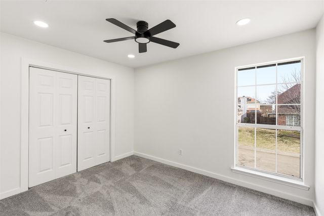 208 W Glen Meadow Drive, Red Oak, TX 75154