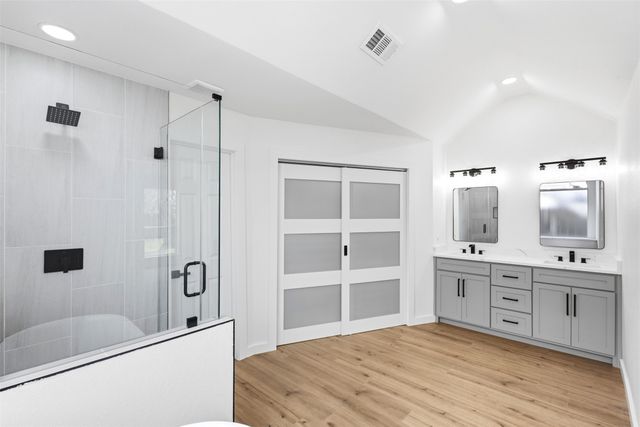 208 W Glen Meadow Drive, Red Oak, TX 75154