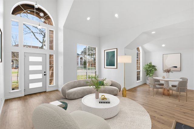 208 W Glen Meadow Drive, Red Oak, TX 75154