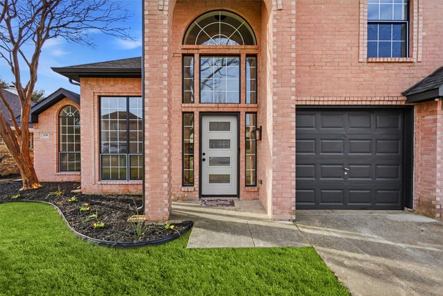 208 W Glen Meadow Drive, Red Oak, TX 75154