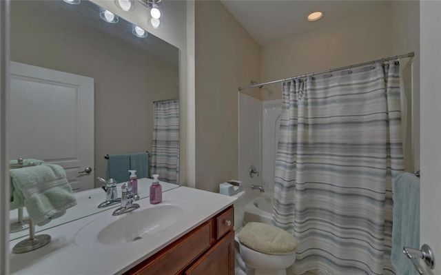 6213 Azalea Way, Hoschton, GA 30548