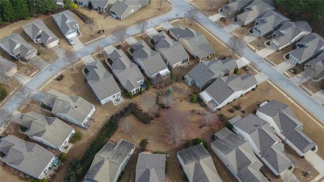 6213 Azalea Way, Hoschton, GA 30548