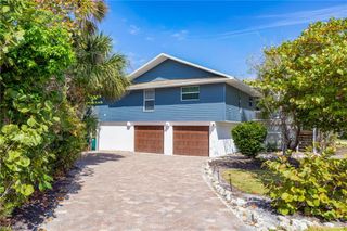 1813 Long Point LN, Sanibel, FL 33957