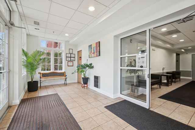 7450 Lincoln Avenue 609, Skokie, IL 60077