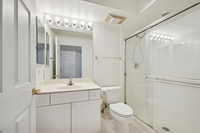 7450 Lincoln Avenue 609, Skokie, IL 60077