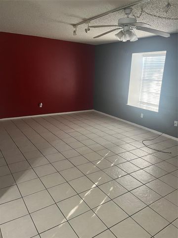 8221 Kingsbrook Road 107, Houston, TX 77024