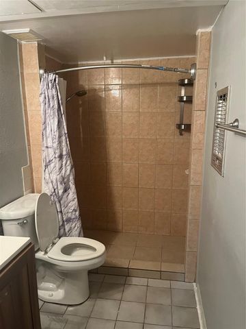 8221 Kingsbrook Road 107, Houston, TX 77024