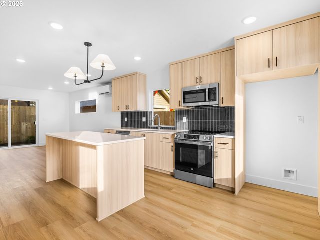 4206 Ne 20th Ave C, Portland, OR 97211