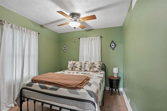 796 E Aurora Avenue, Des Moines, IA 50313