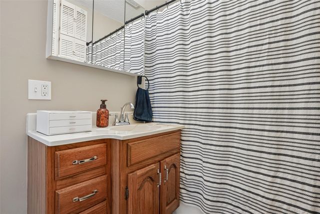796 E Aurora Avenue, Des Moines, IA 50313