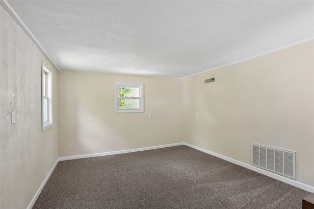 796 E Aurora Avenue, Des Moines, IA 50313