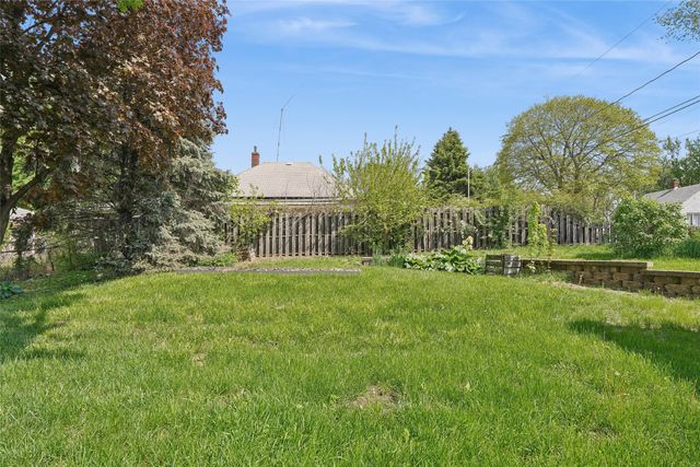 796 E Aurora Avenue, Des Moines, IA 50313