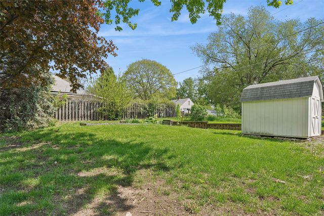 796 E Aurora Avenue, Des Moines, IA 50313