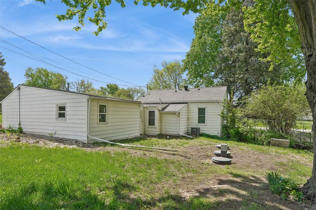 796 E Aurora Avenue, Des Moines, IA 50313