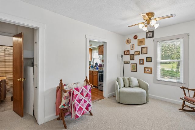 796 E Aurora Avenue, Des Moines, IA 50313