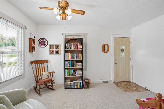 796 E Aurora Avenue, Des Moines, IA 50313