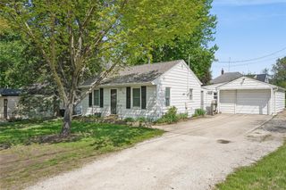 796 E Aurora Avenue, Des Moines, IA 50313