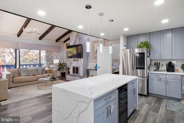 2303 RIDDLE AVE, Wilmington, DE 19806