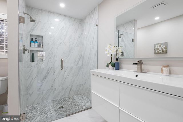 2303 RIDDLE AVE, Wilmington, DE 19806