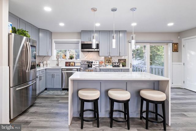 2303 RIDDLE AVE, Wilmington, DE 19806