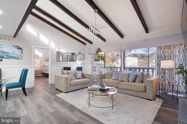 2303 RIDDLE AVE, Wilmington, DE 19806