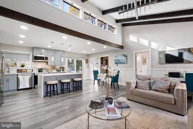 2303 RIDDLE AVE, Wilmington, DE 19806