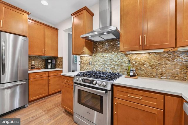 1300 CASSIA ST, Herndon, VA 20170