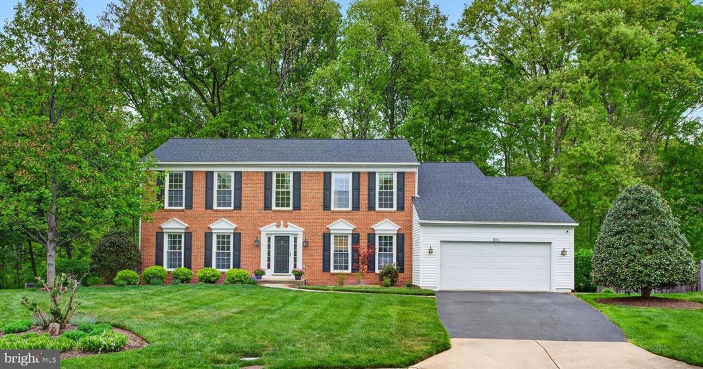 1300 CASSIA ST, Herndon, VA 20170