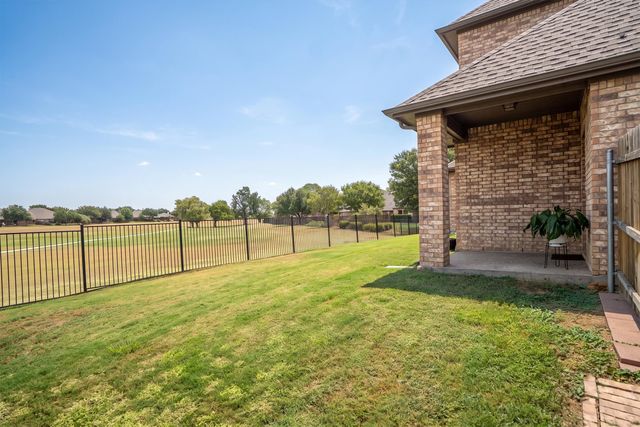 304 Creekside Trail, Argyle, TX 76226