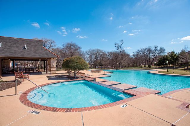 304 Creekside Trail, Argyle, TX 76226