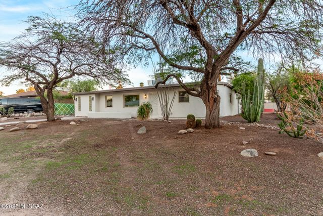 6112 E 25th Street, Tucson, AZ 85711