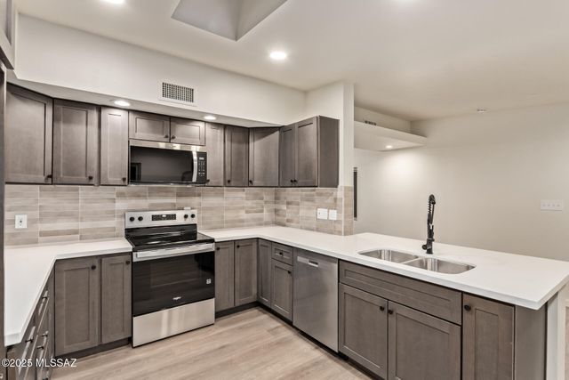 6112 E 25th Street, Tucson, AZ 85711