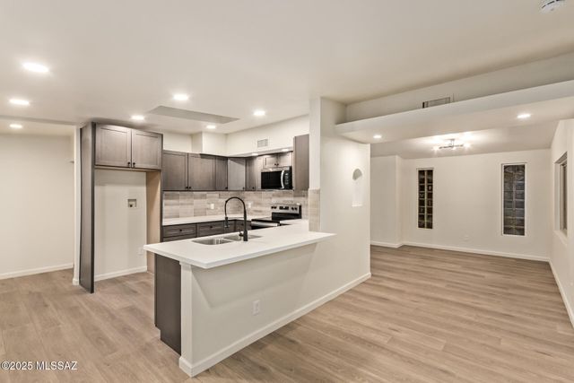 6112 E 25th Street, Tucson, AZ 85711
